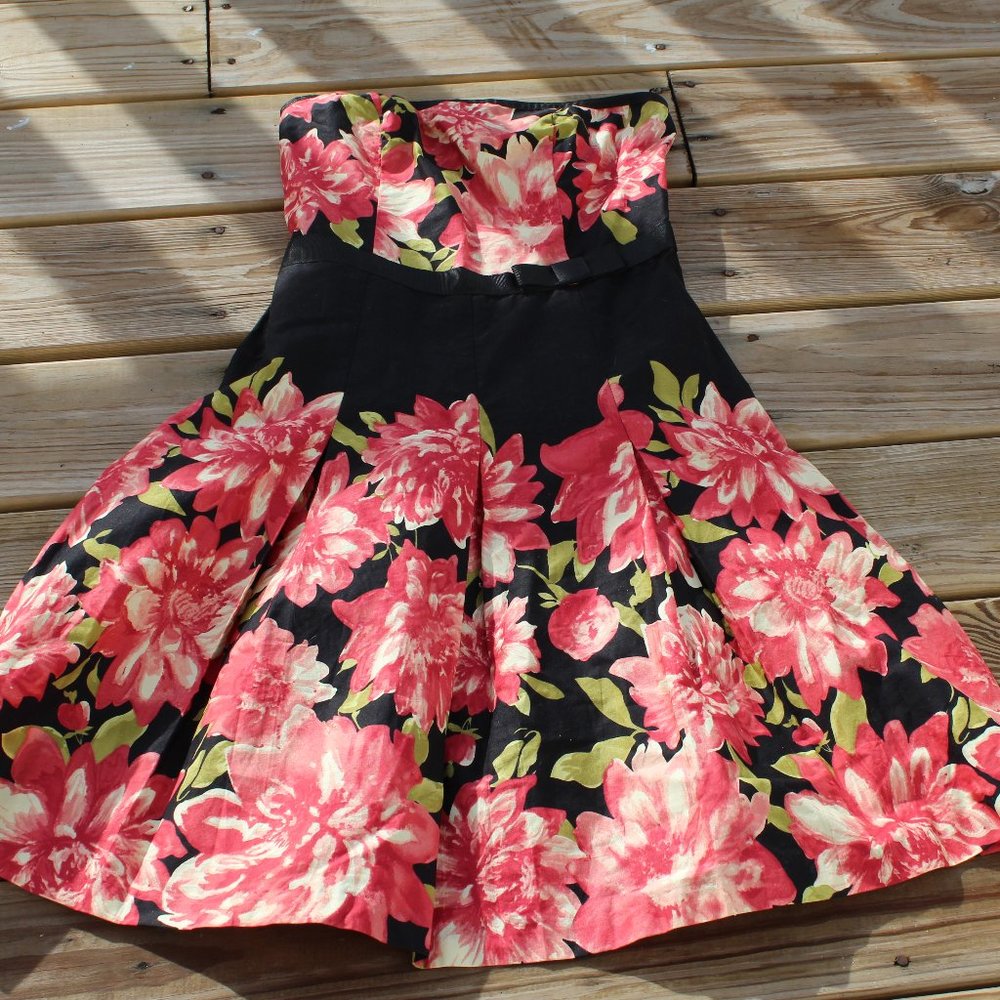Speechless Strapless Floral Dress